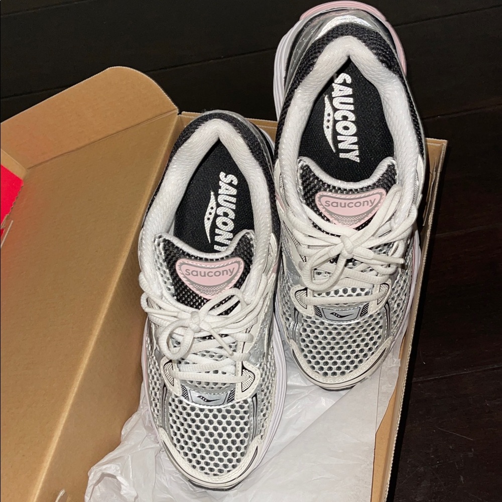 Used Women’s Saucony Progrid Omni 9. Size 7 - Picture 4 of 8